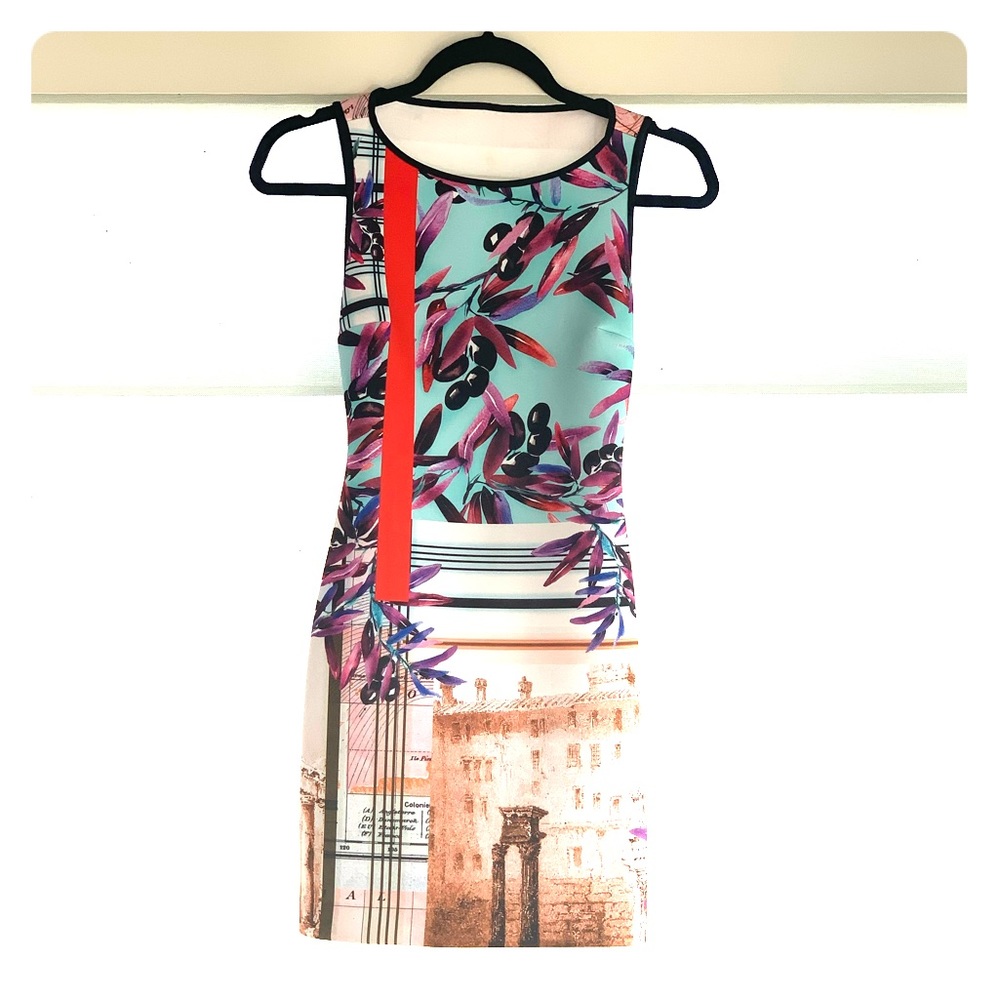 Super cute cocktail dress. Urethane fabric👗